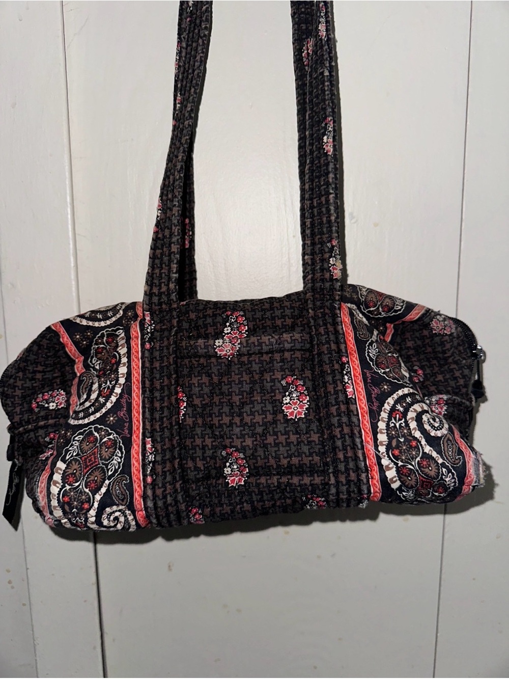Vera Bradley Bag with inside stains handles are fair - Picture 3 of 8